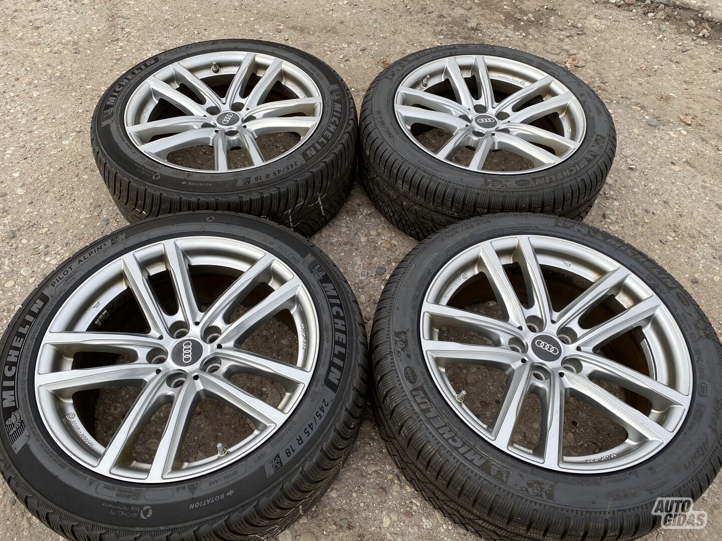 Audi Siunciam, 8J ET30 light alloy R18 rims