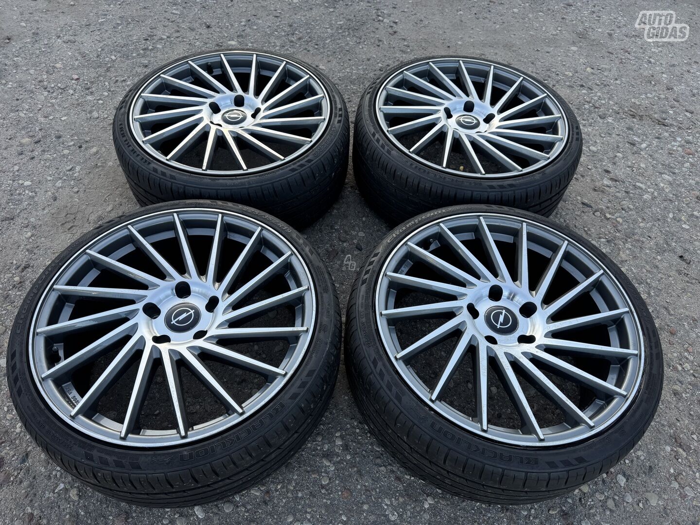 Opel Siunciam, 8,5J ET35 Insignia light alloy R19 rims