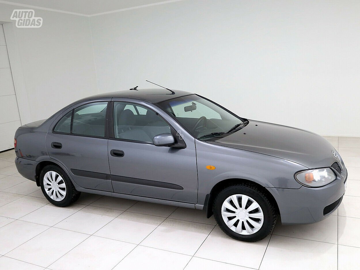 Nissan Almera 2002 y Sedan