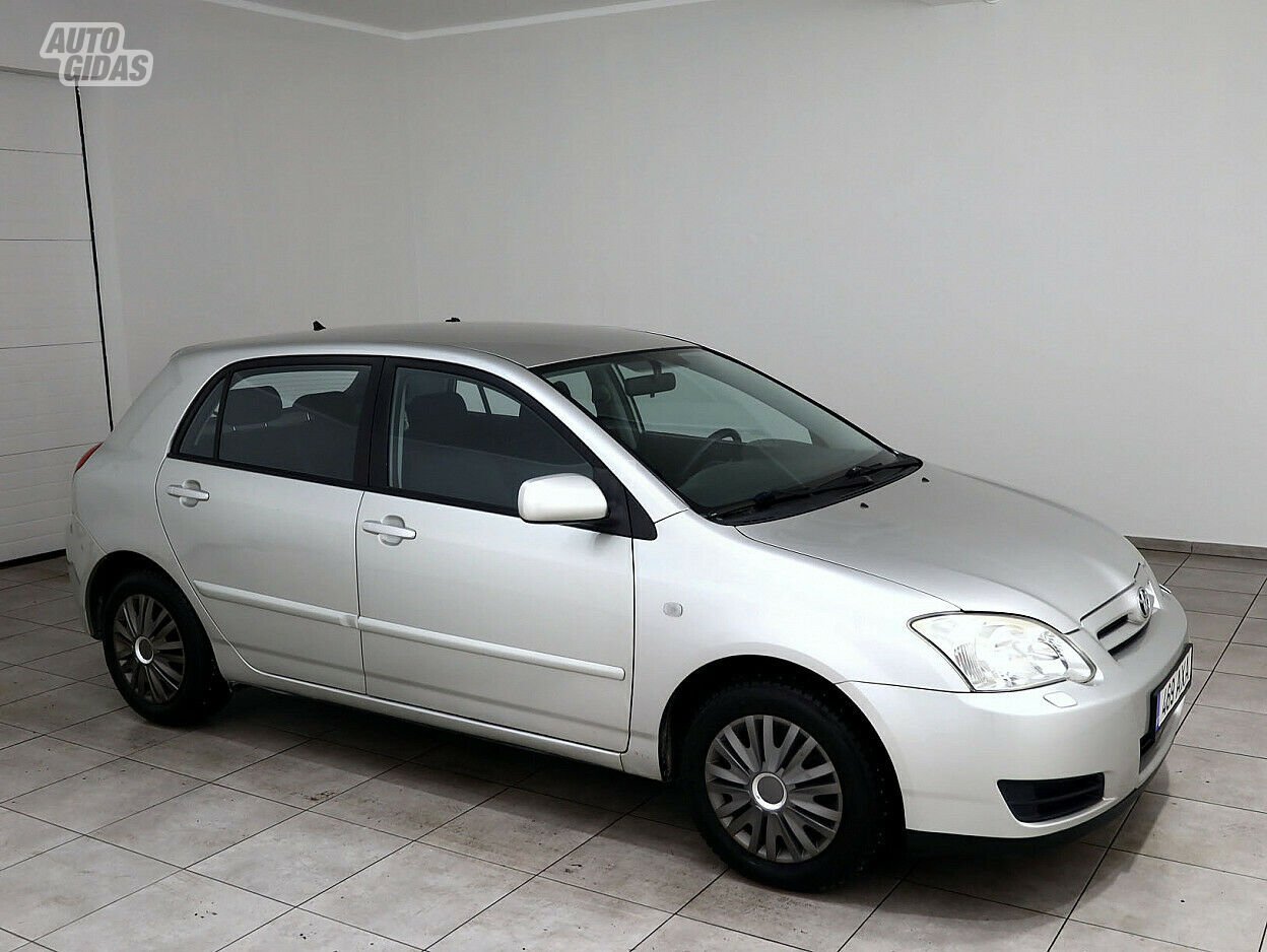 Toyota Corolla 2006 г Хэтчбек