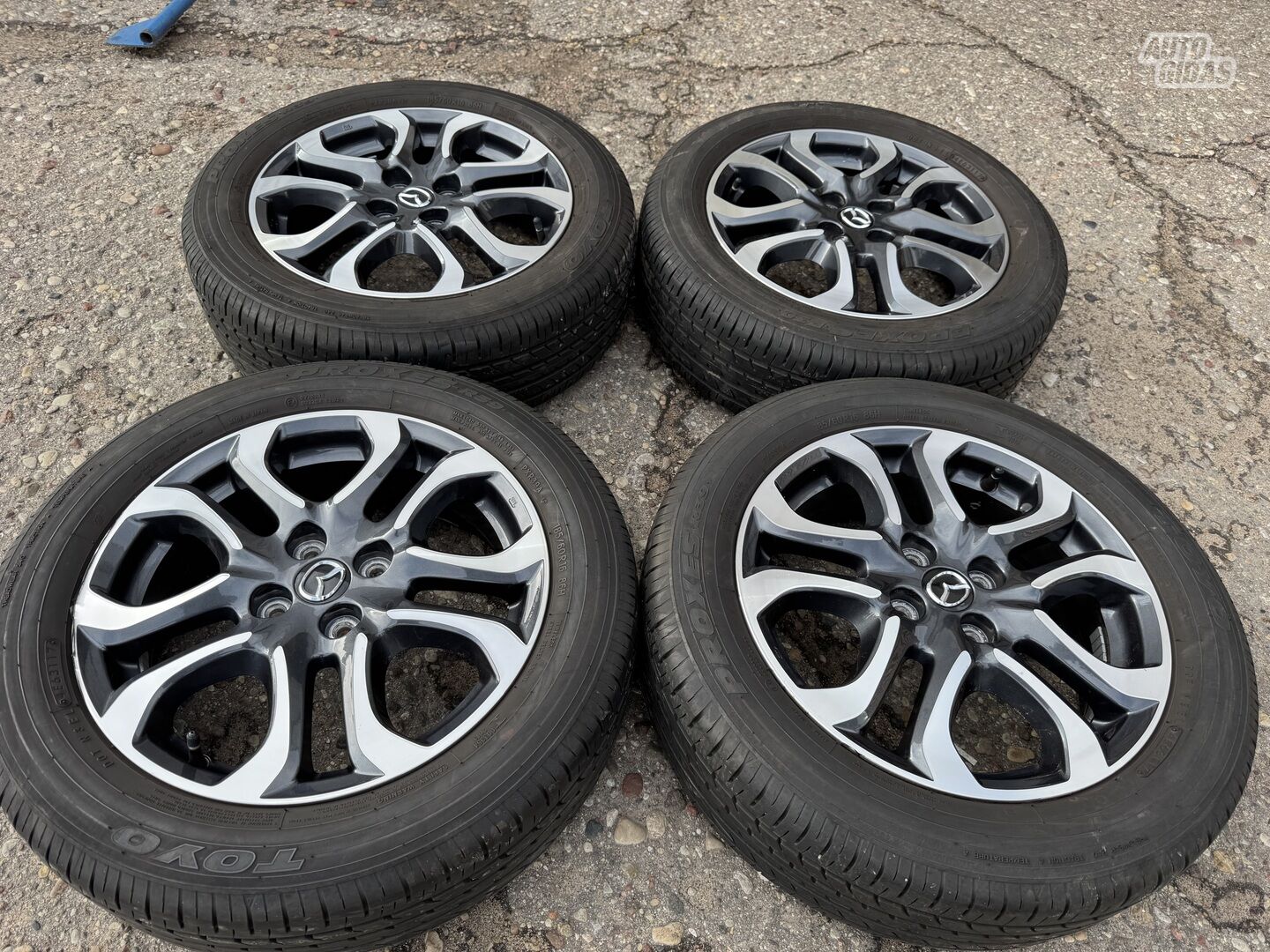 Mazda Siunciam, 5,5J ET40 light alloy R16 rims