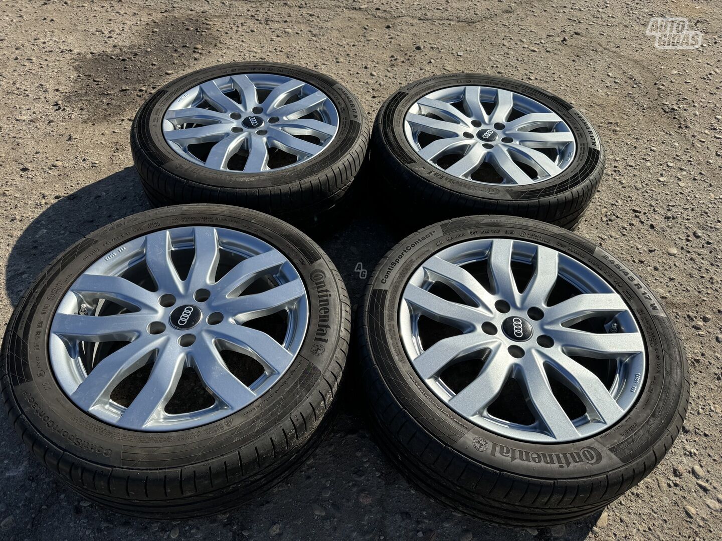 Audi Siunciam, 7,5J ET52 light alloy R17 rims