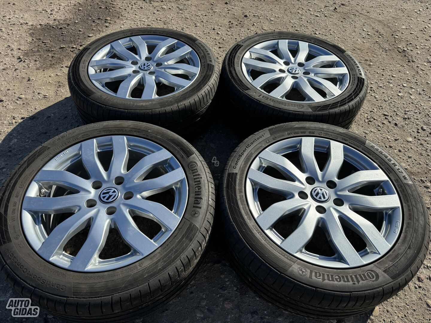 Volkswagen Siunciam, 7,5J ET52 light alloy R17 rims