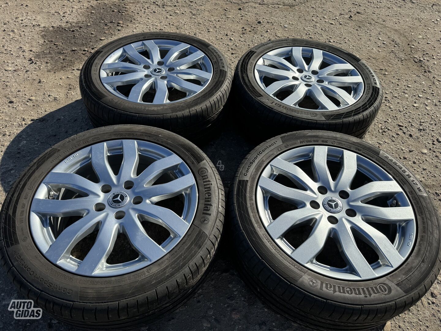 Mercedes-Benz Siunciam, 7,5J ET52 light alloy R17 rims