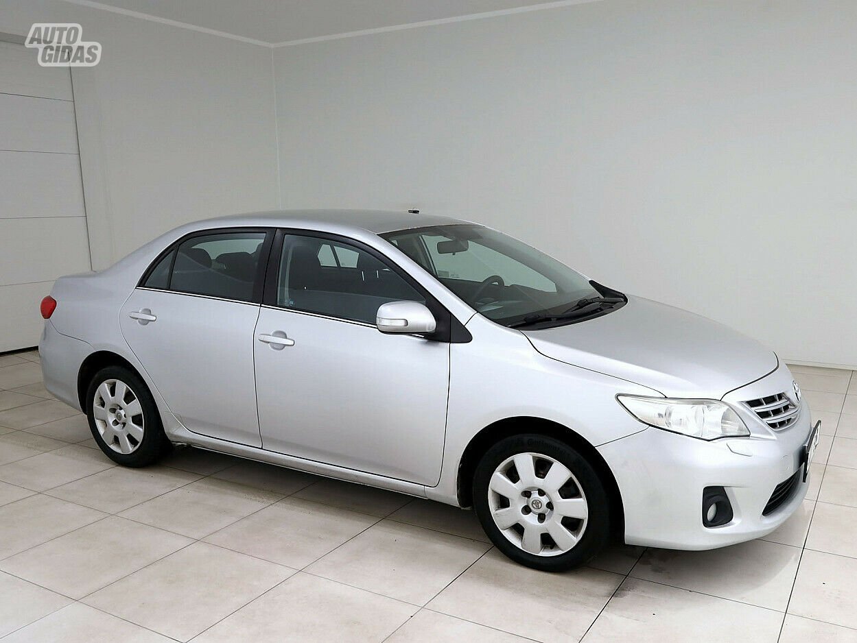 Toyota Corolla 2012 y Sedan