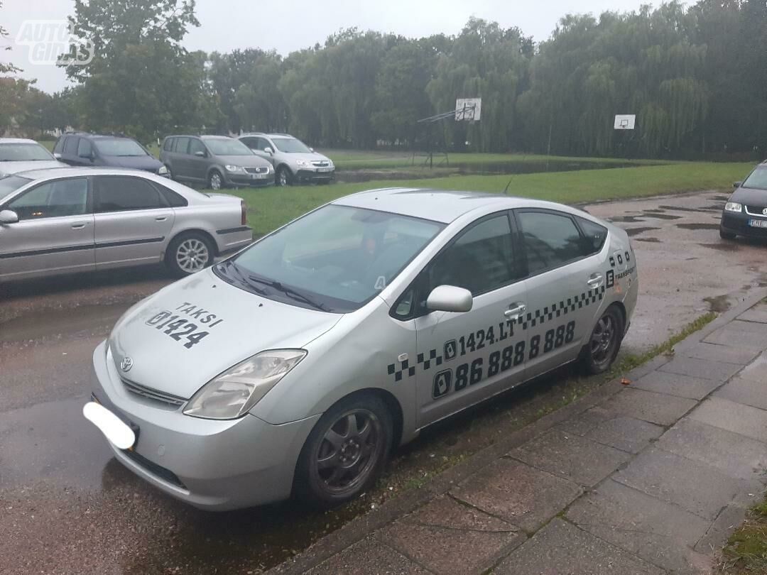 Toyota Prius II 2005 г