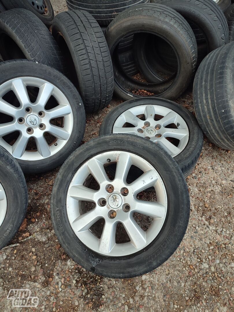 Corolla Verso light alloy R16 rims