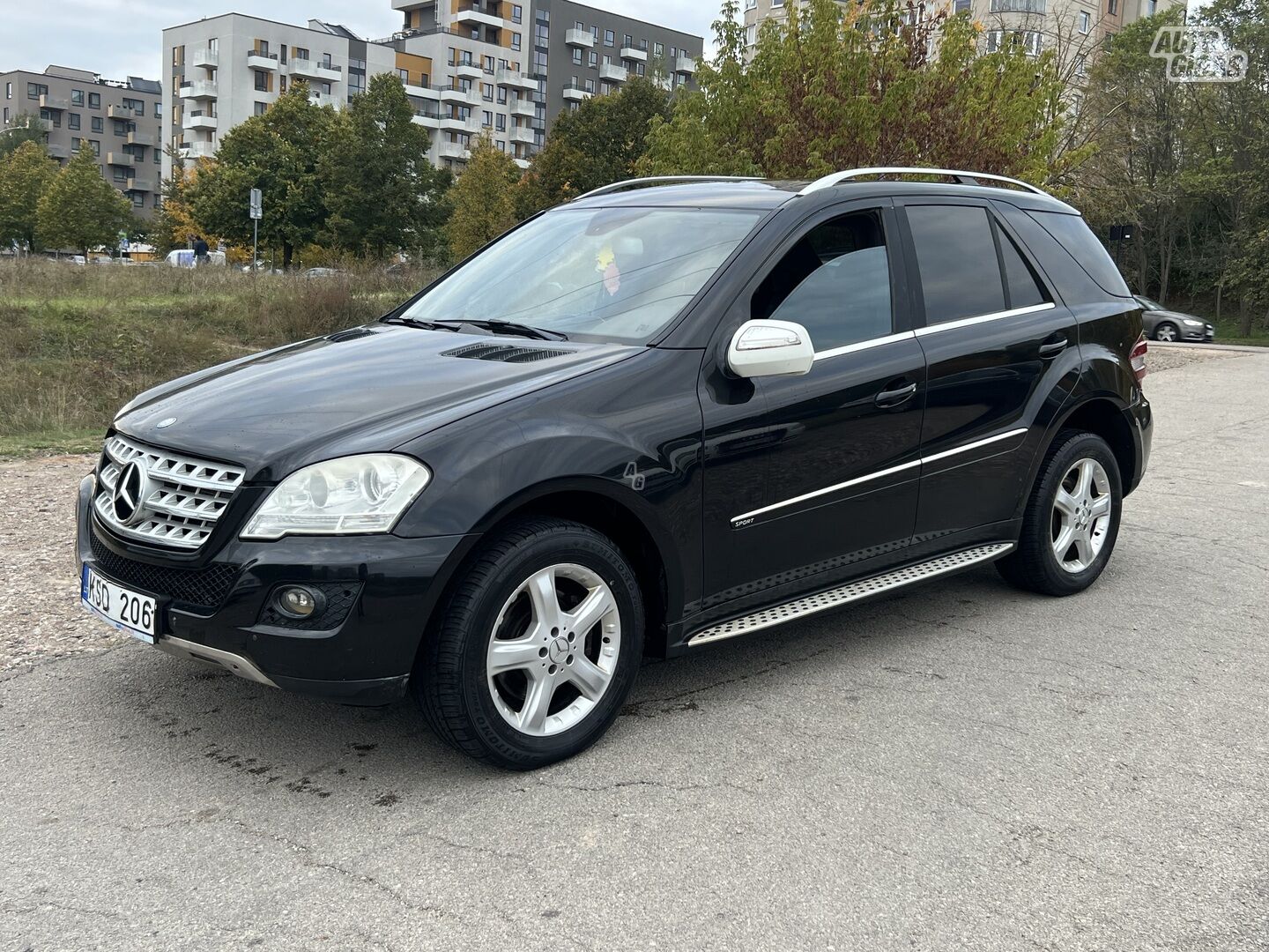 Mercedes-Benz ML 320 2009 г Внедорожник / Кроссовер