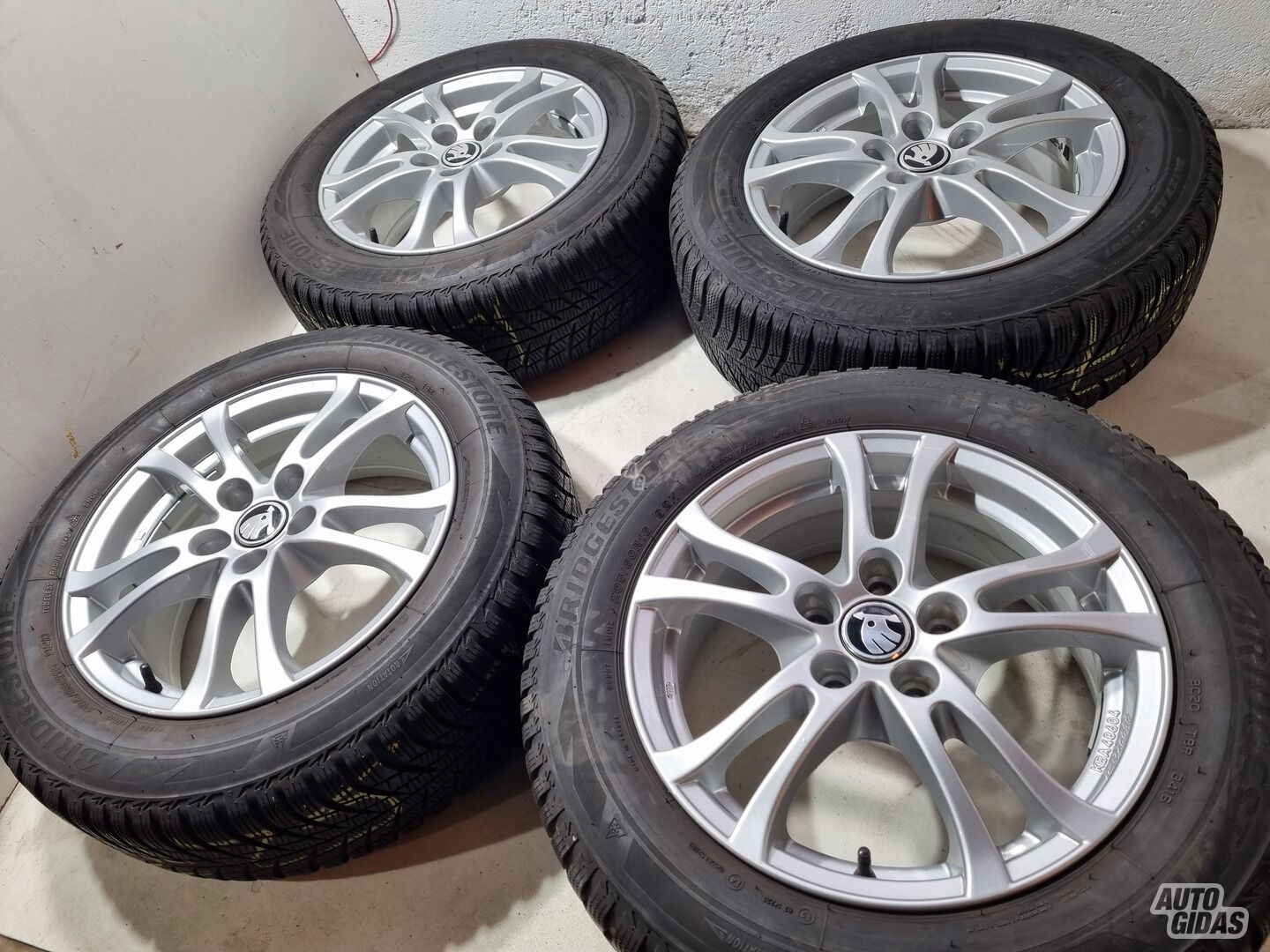 Skoda Octavia, Superb Octavia light alloy R16 rims