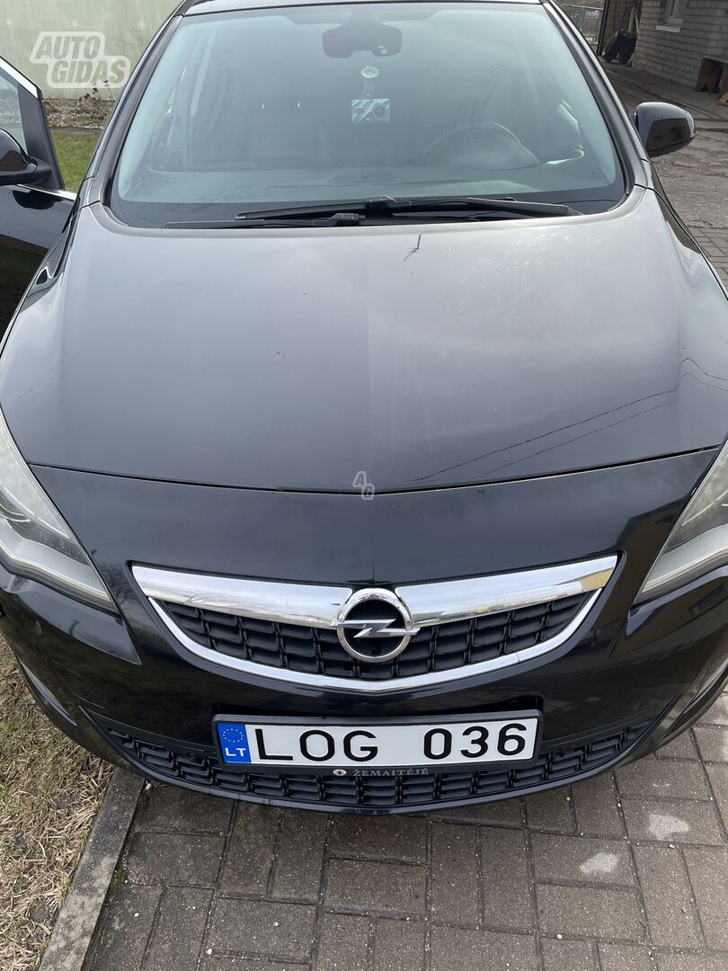 Opel Astra J 2010 m