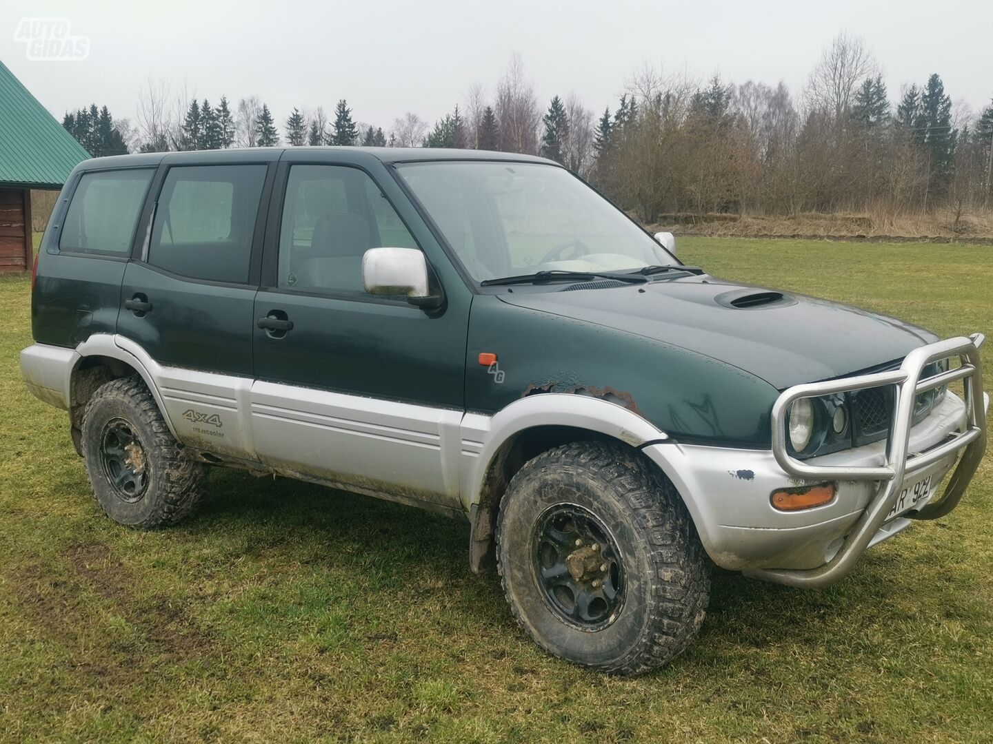 Nissan Terrano II 1998 y