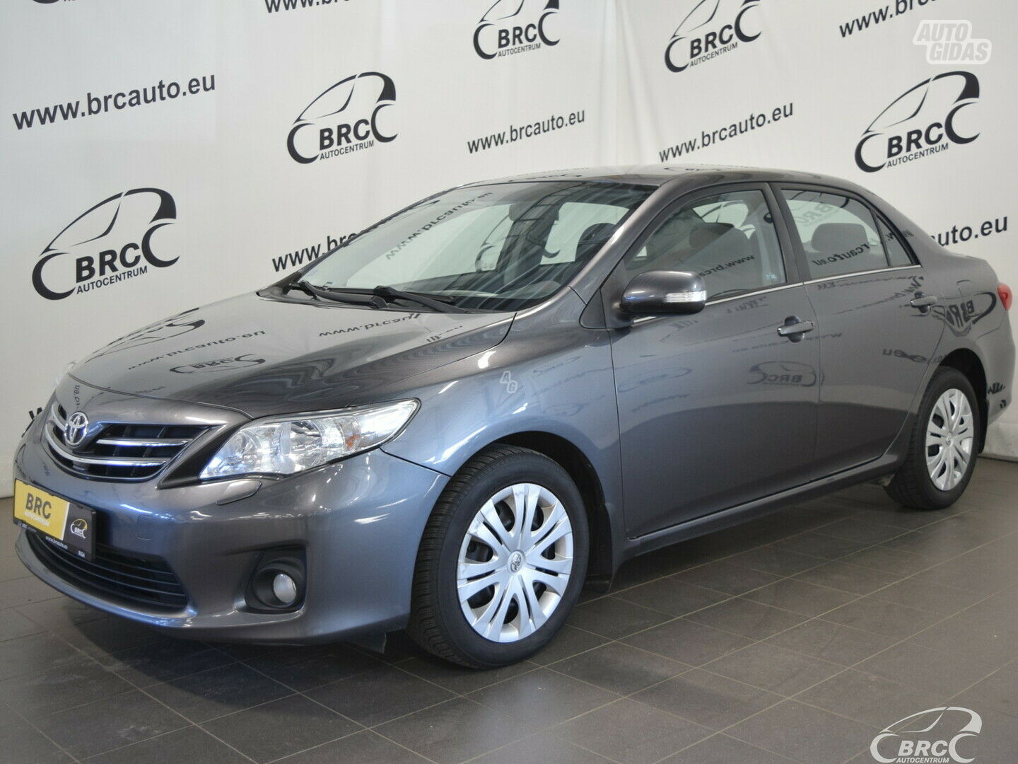 Toyota Corolla A/T 2011 y