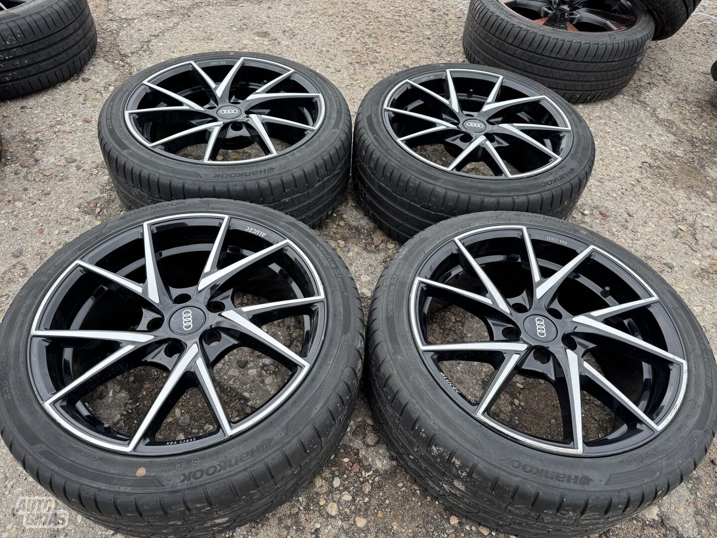 Audi Siunciam, 8,5J ET30 A5 light alloy R18 rims