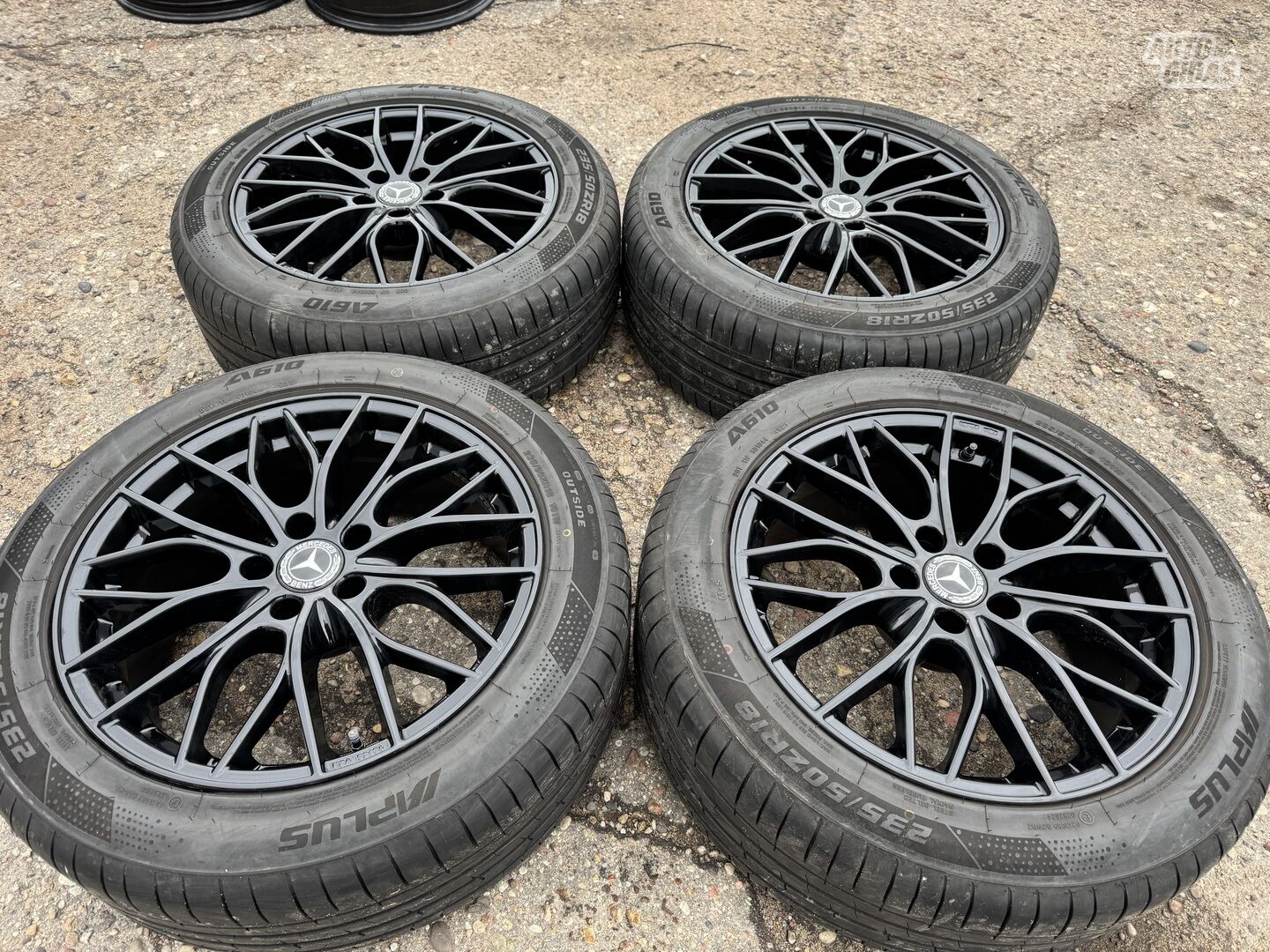 Mercedes-Benz Siunciam, 8J ET30 light alloy R18 rims