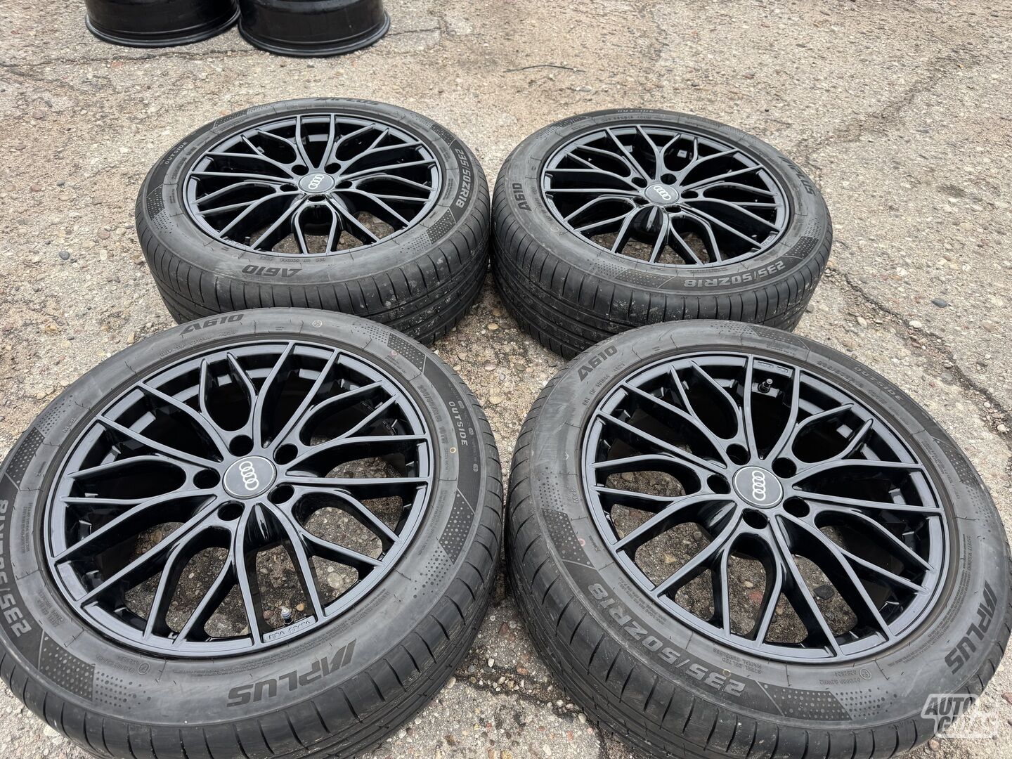 Audi Siunciam, 8J ET30 light alloy R18 rims