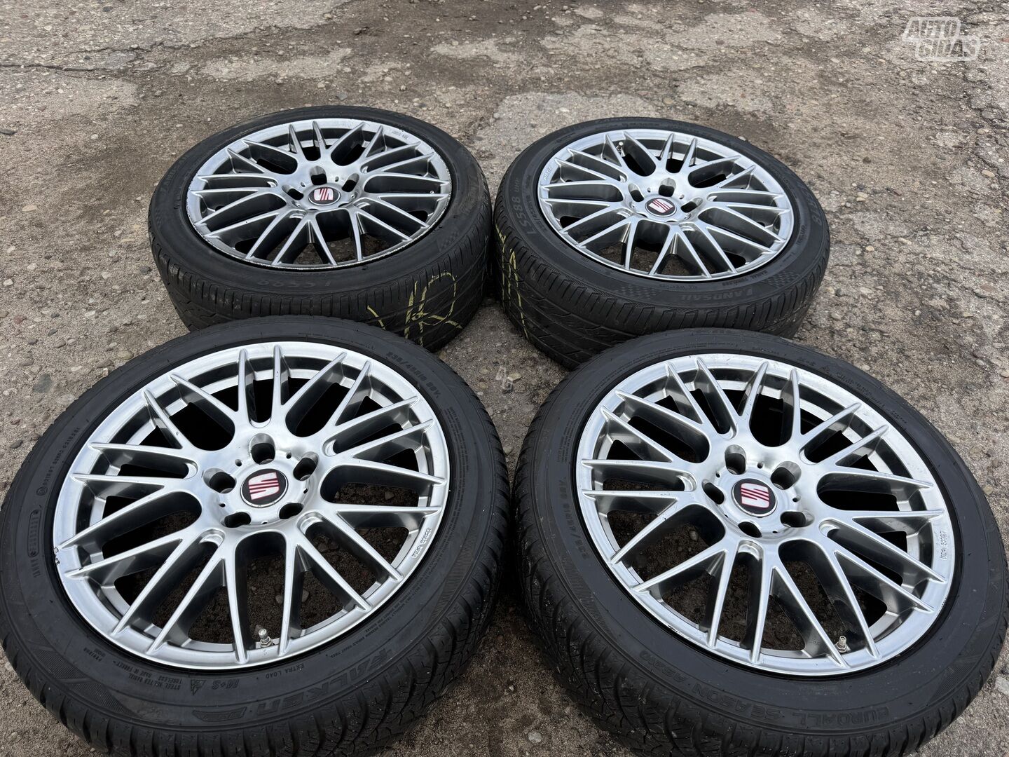 Seat Siunciam, 8J ET39 light alloy R18 rims