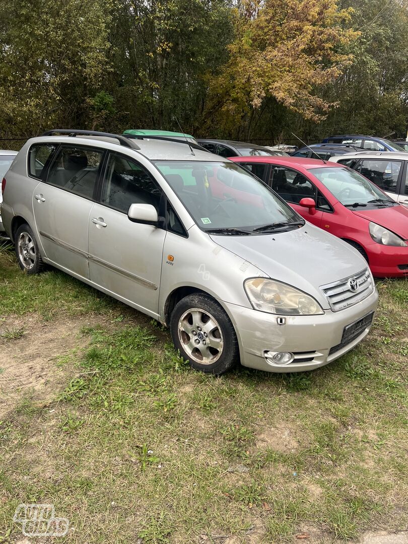 Toyota Avensis Verso 2003 y Van