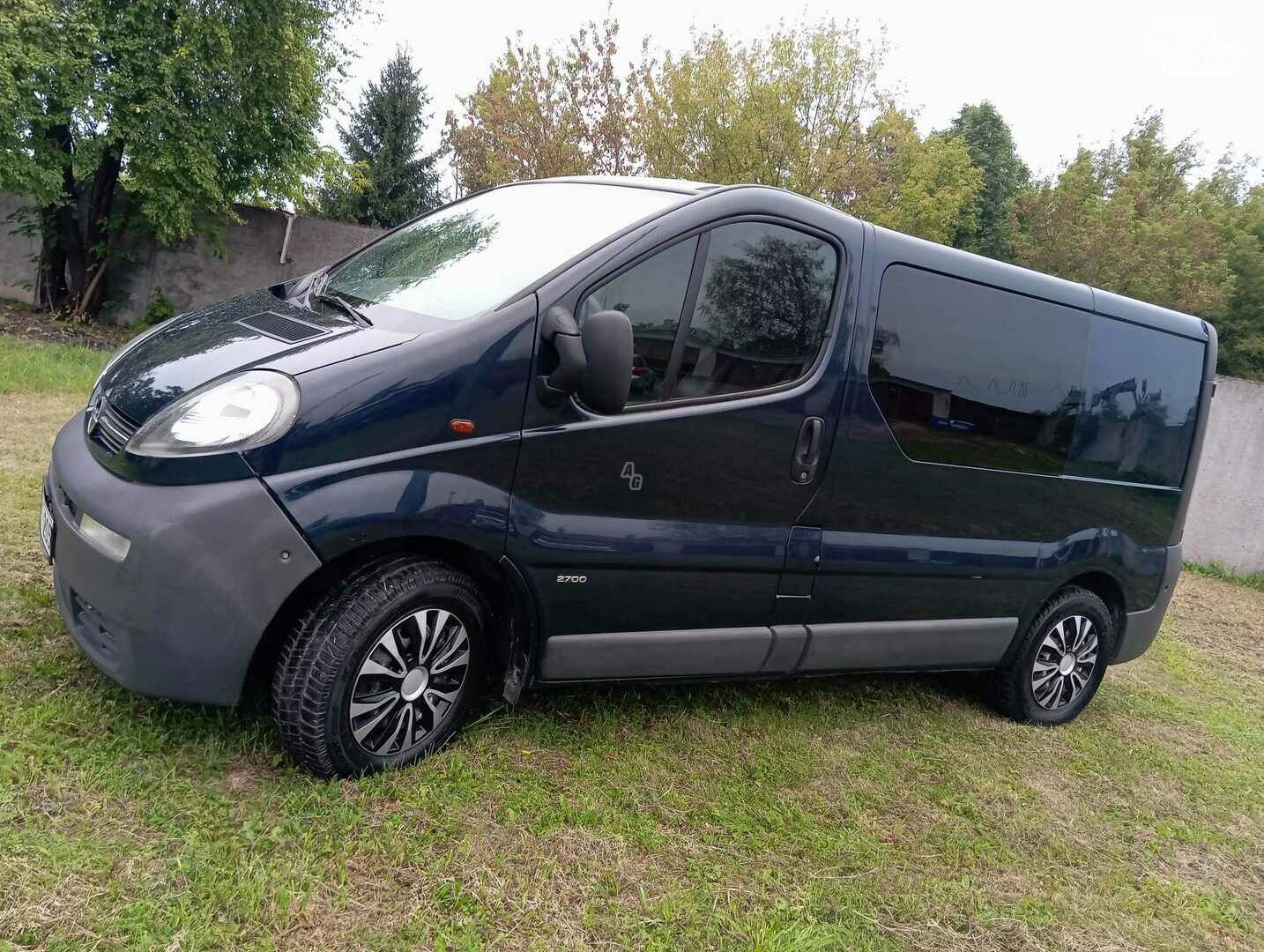 Opel Vivaro 2003 y Combi minibus