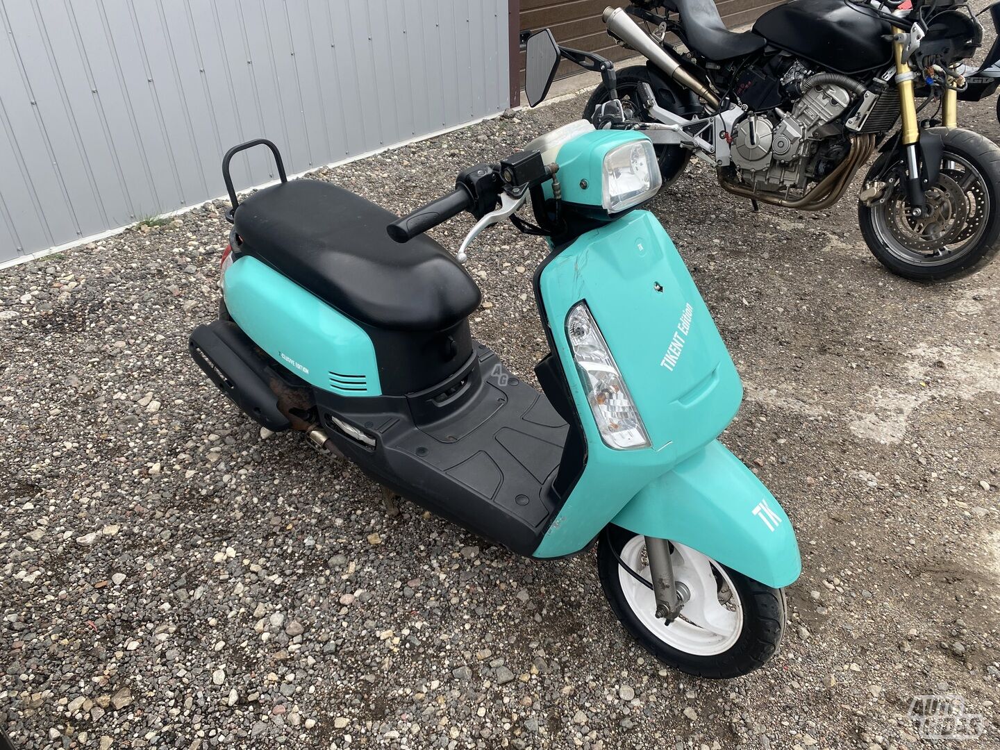 SYM Tonik 2011 y Scooter / moped