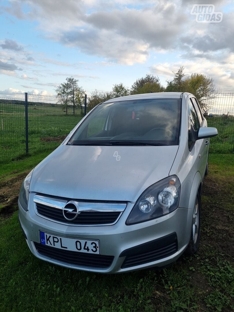 Opel Zafira 2006 y Hatchback