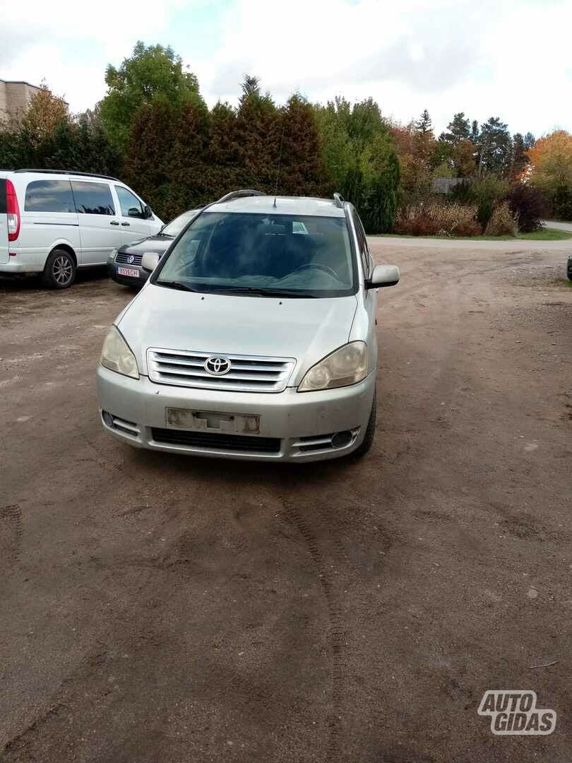 Toyota Avensis Verso 2003 г Хэтчбек