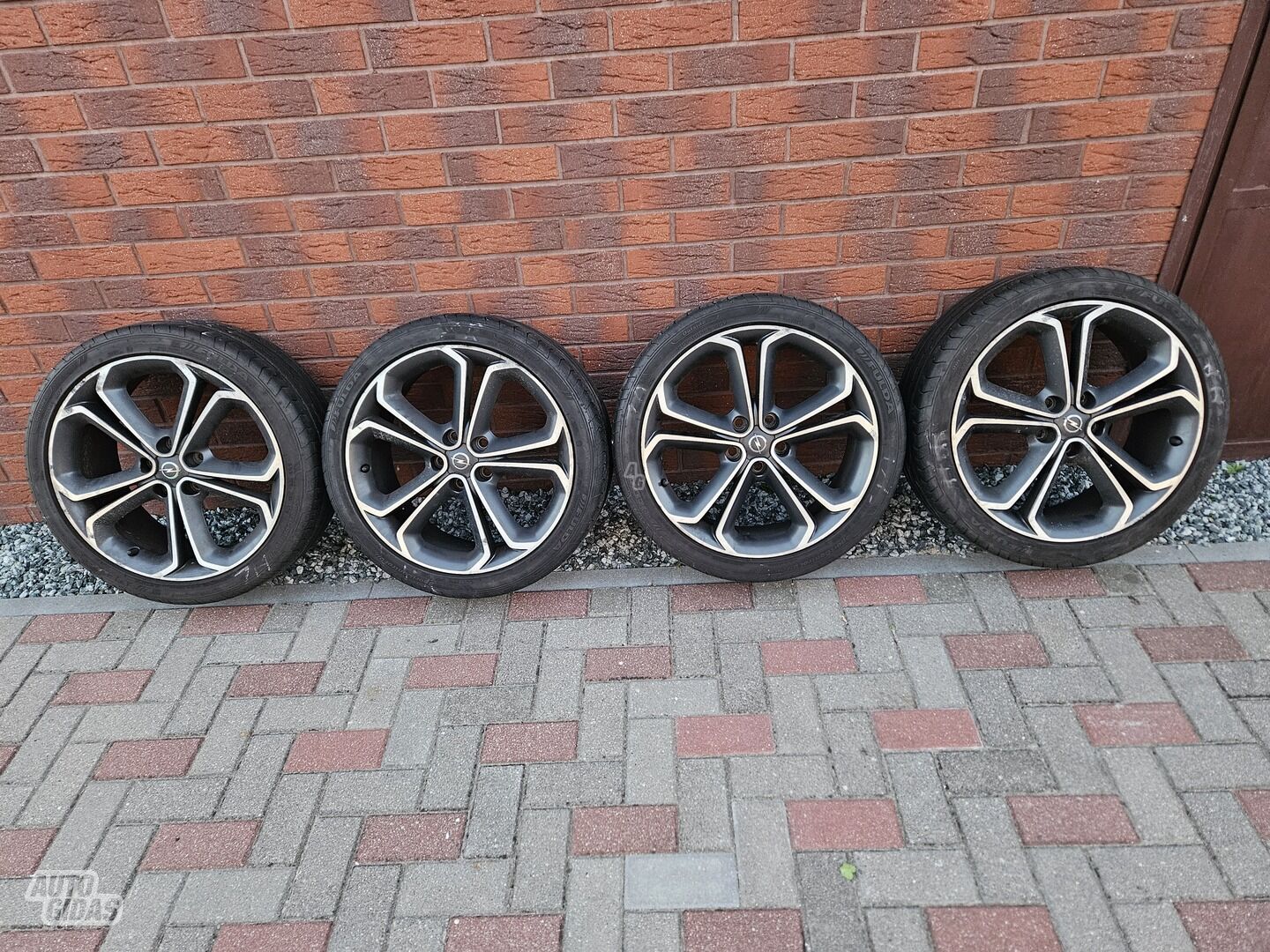 Light alloy R19 rims