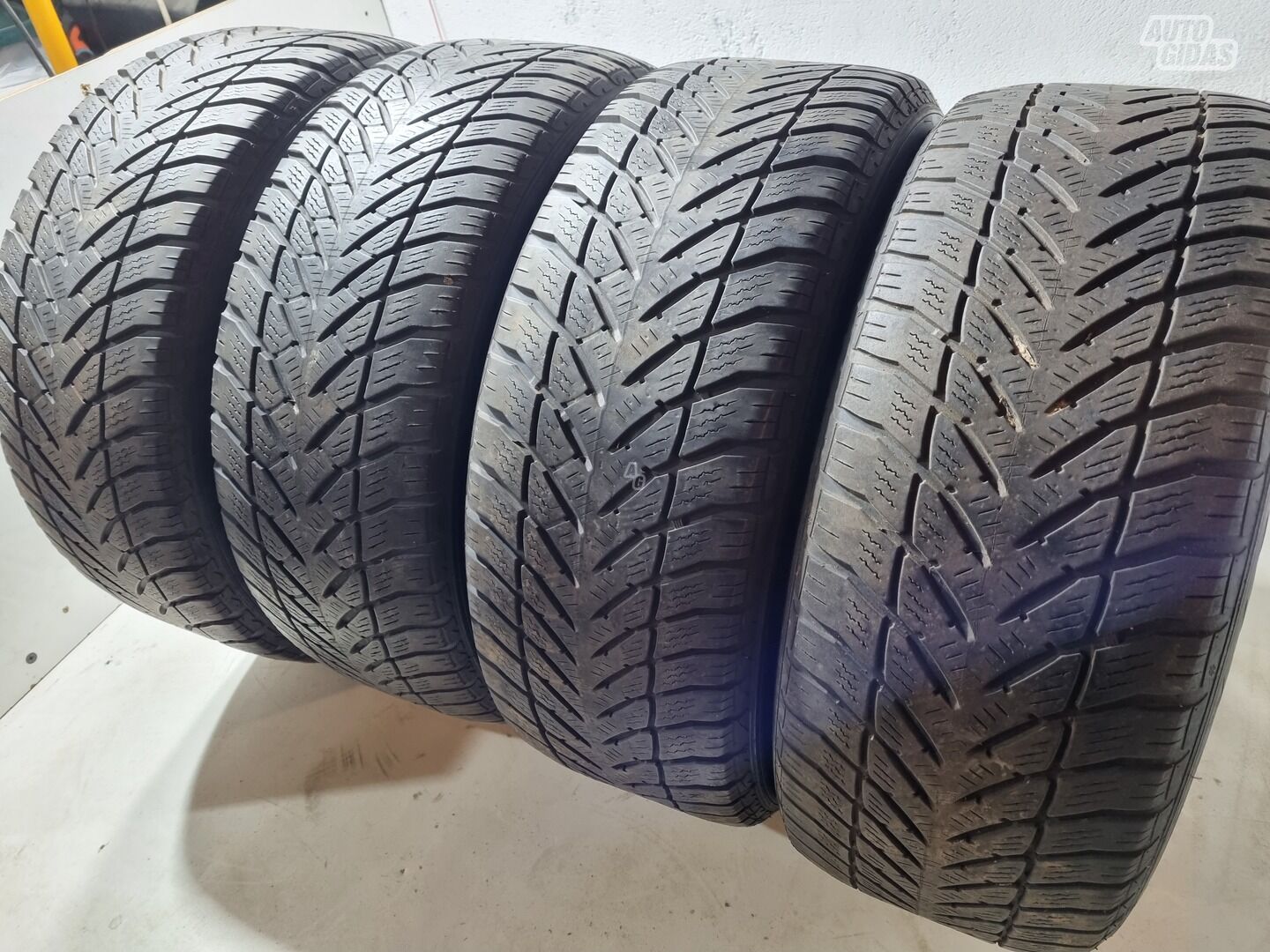 Goodyear 5-6mm R18 universal tyres passanger car