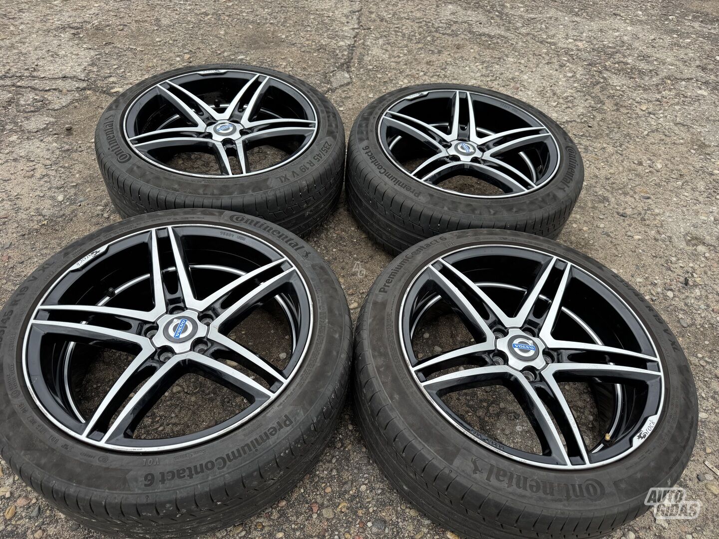 Volvo Siunciam, 8.5J ET45 light alloy R19 rims