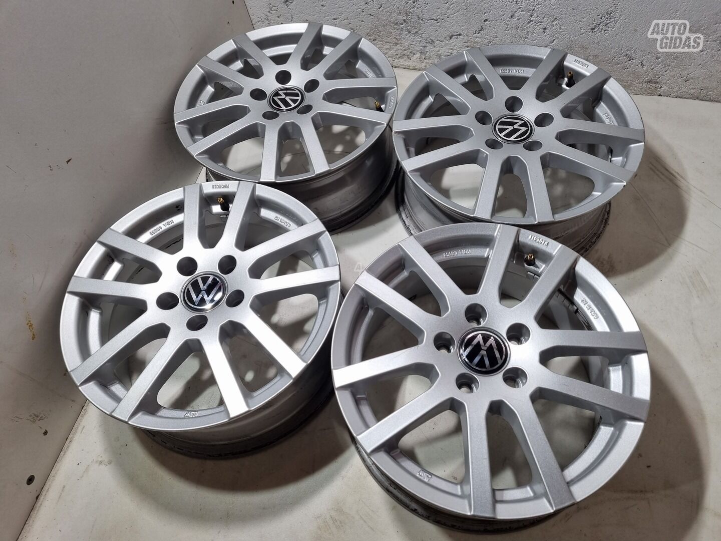 Volkswagen R16 Golf light alloy R16 rims