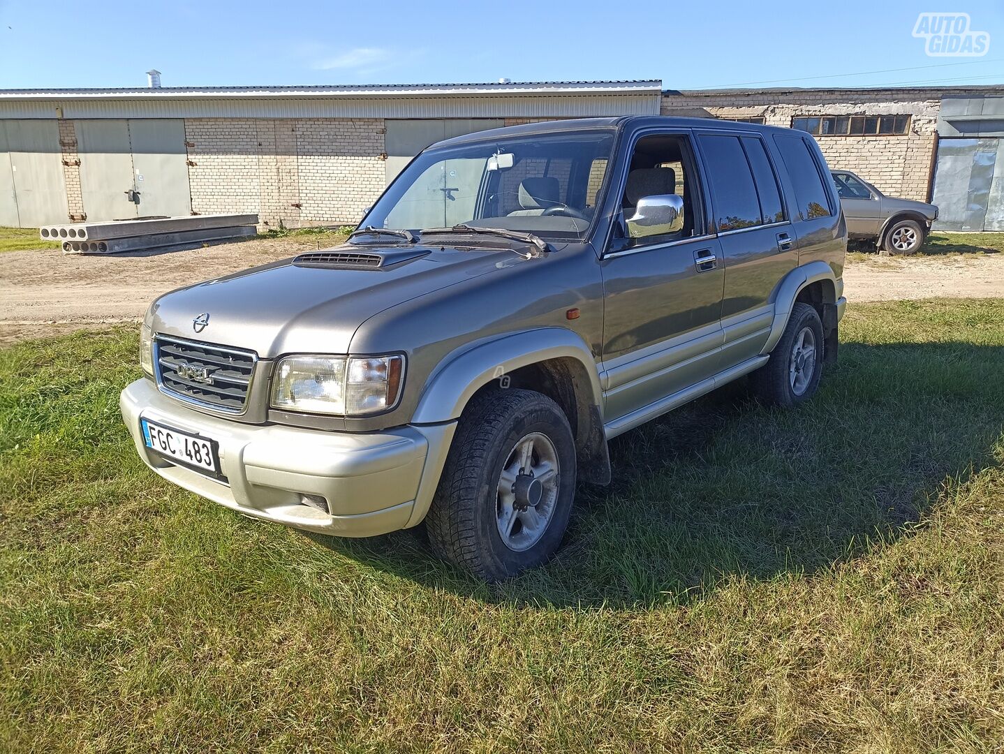 Opel Monterey 1999 y Off-road / Crossover