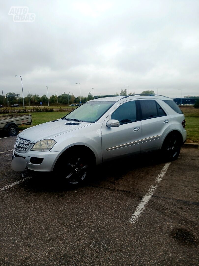 Mercedes-Benz ML 320 2006 y Off-road / Crossover