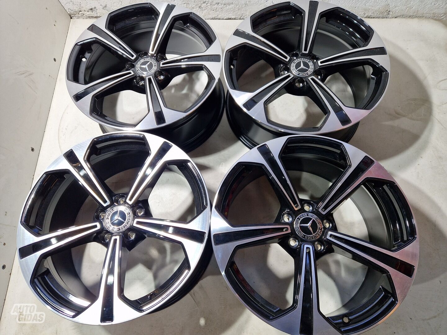 Mercedes-Benz E klasės, R19 nauji E 350 light alloy R19 rims