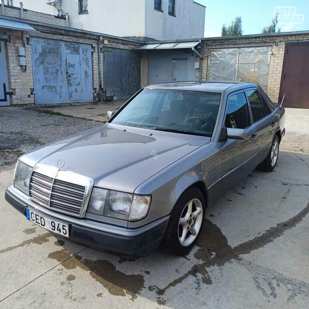 Mercedes-Benz E 124 1992 г Седан