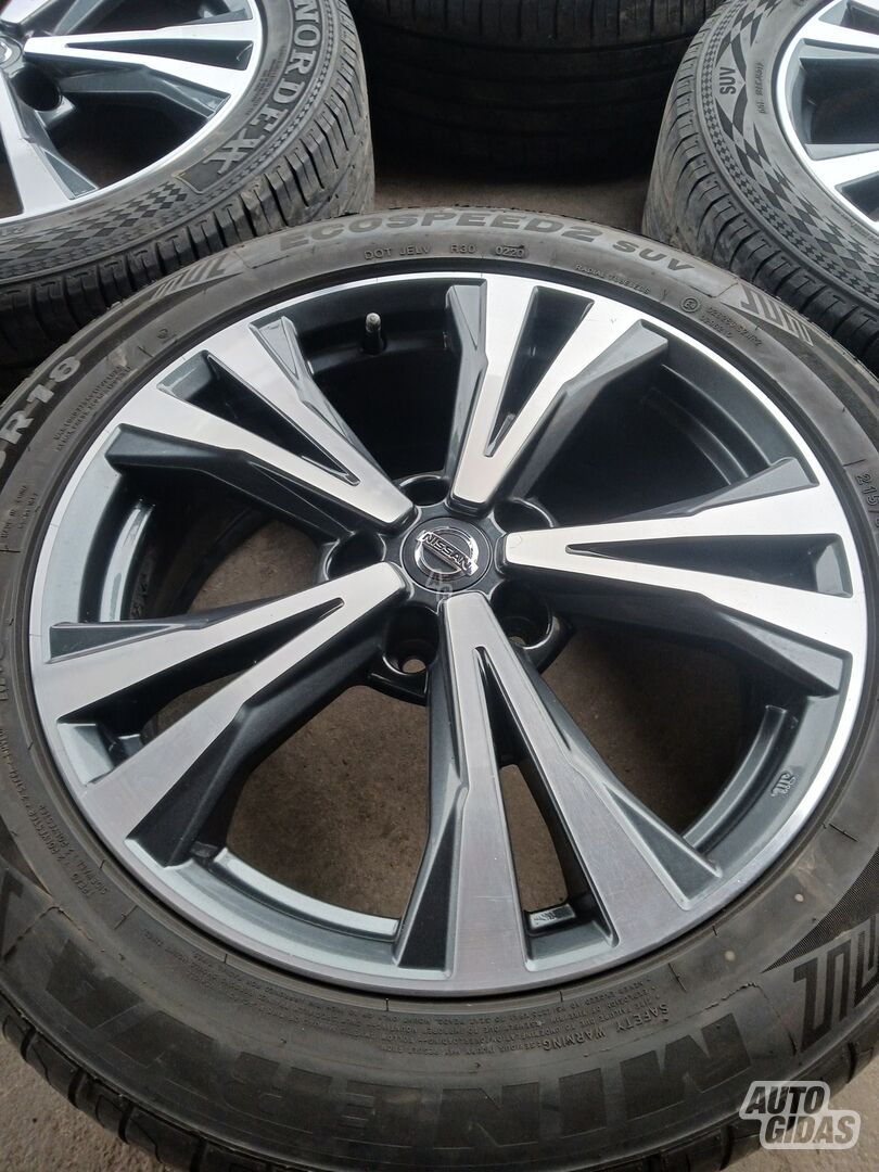 Nissan light alloy R18 rims