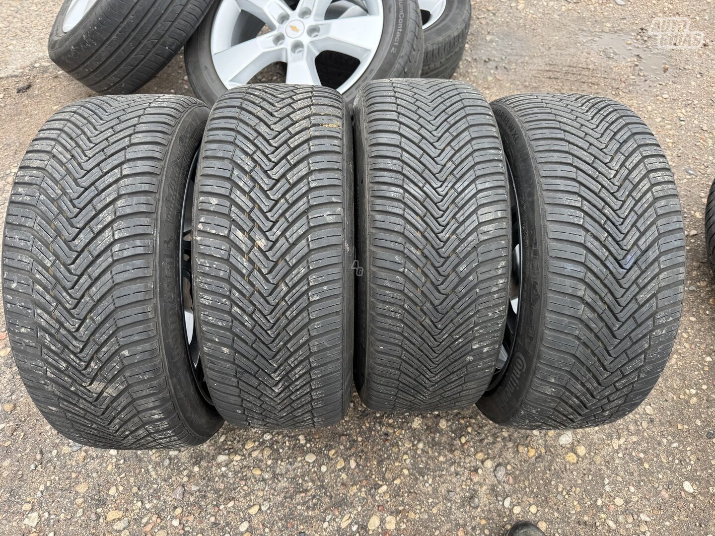 Continental Siunciam, 6-7mm 2019 R18 winter tyres passanger car