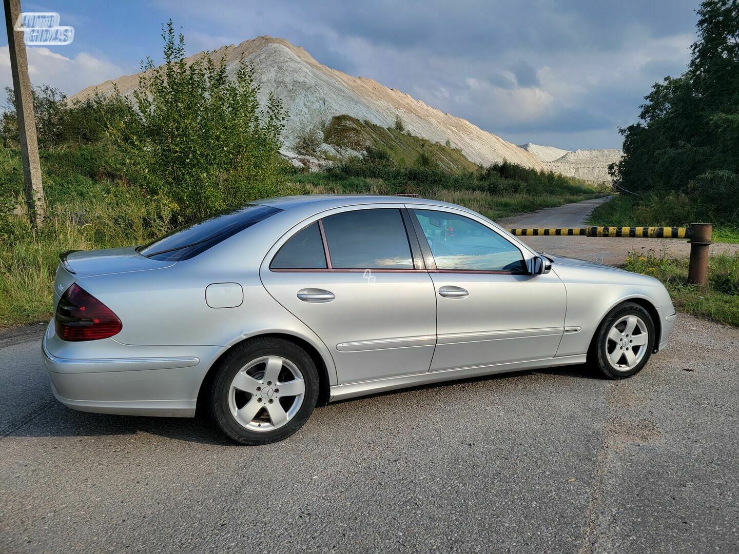 Mercedes-Benz E 270 2003 y Sedan