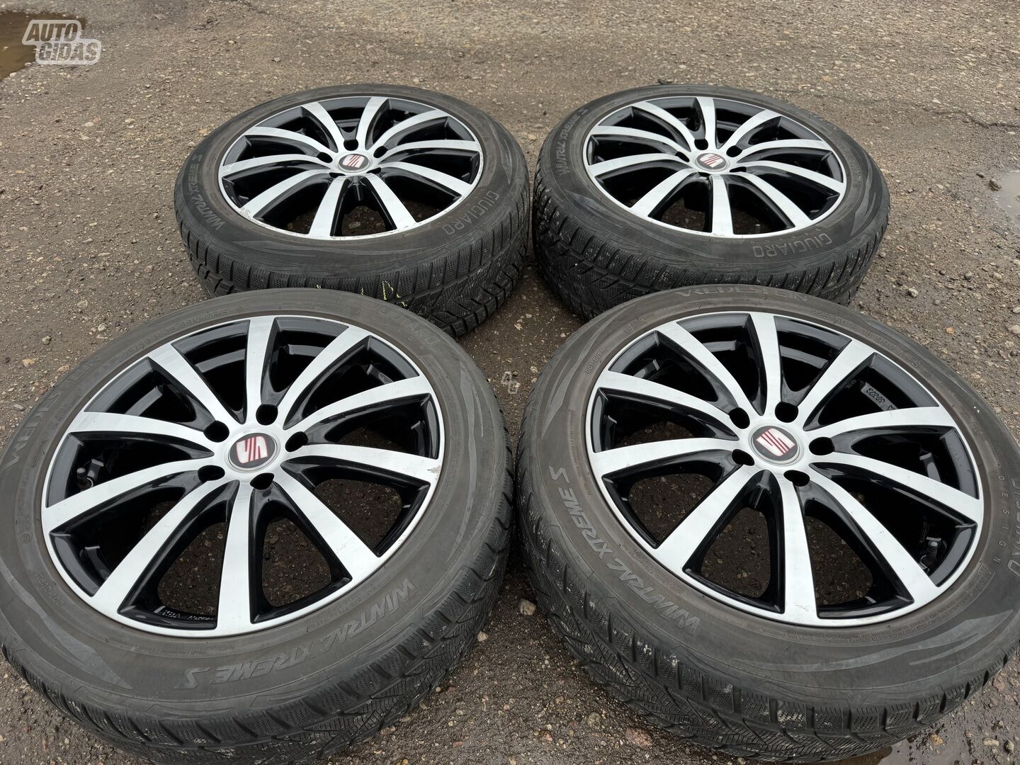 Seat Siunciam, 8J ET40 light alloy R18 rims