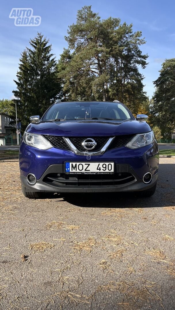 Nissan Qashqai 2015 г Внедорожник / Кроссовер