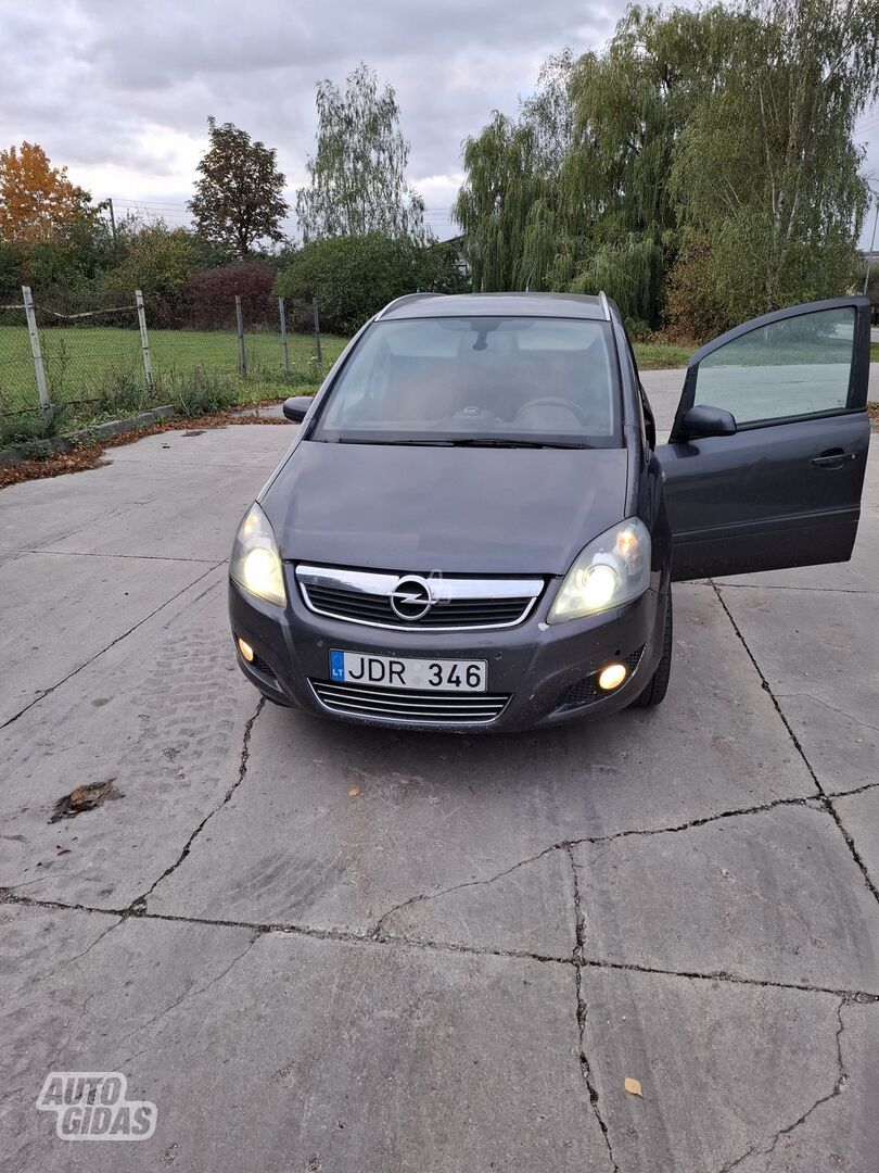 Opel Zafira 2008 г Минивэн