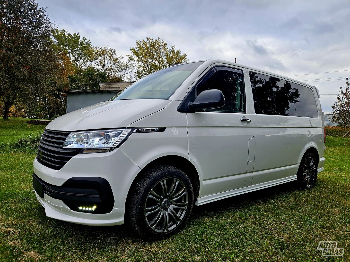 Volkswagen Multivan 2020 г Микроавтобус