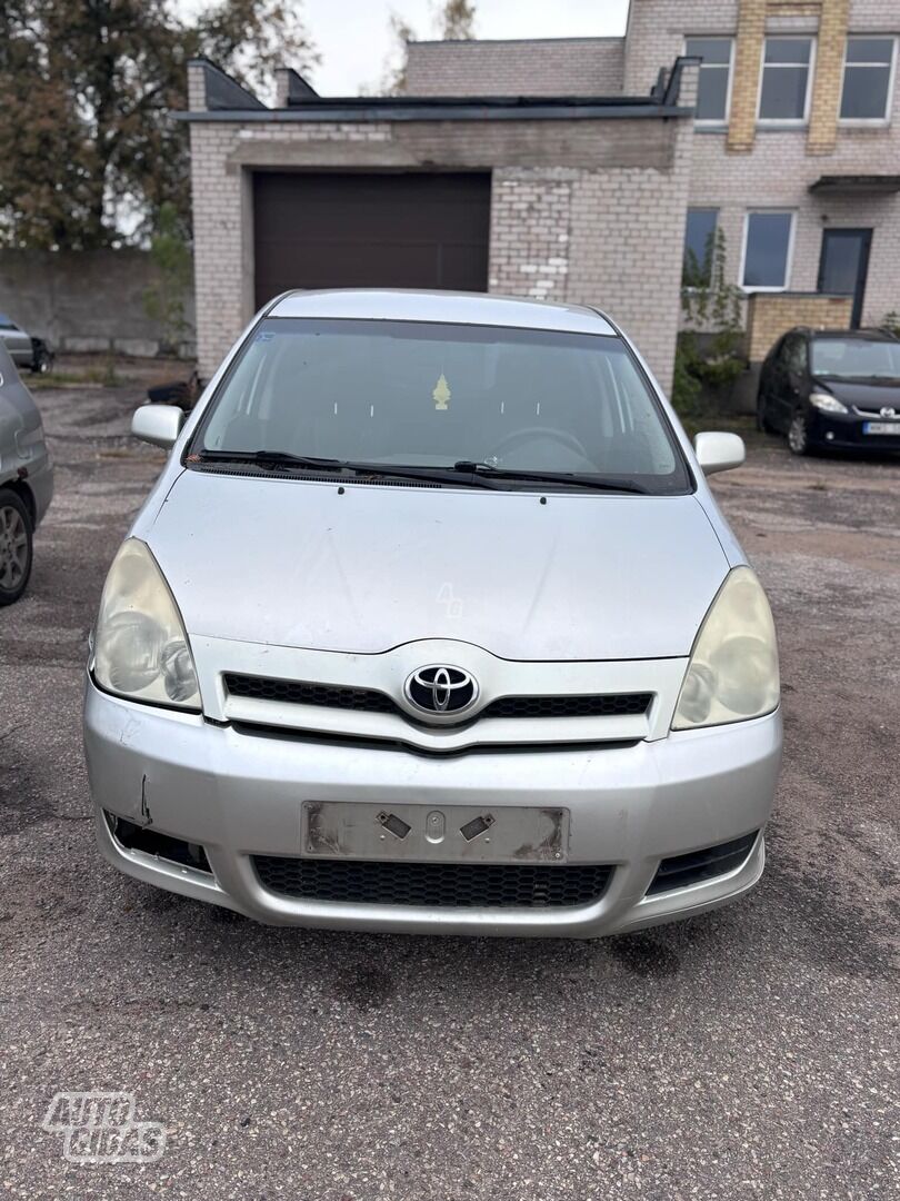 Toyota Corolla Verso 2005 m dalys