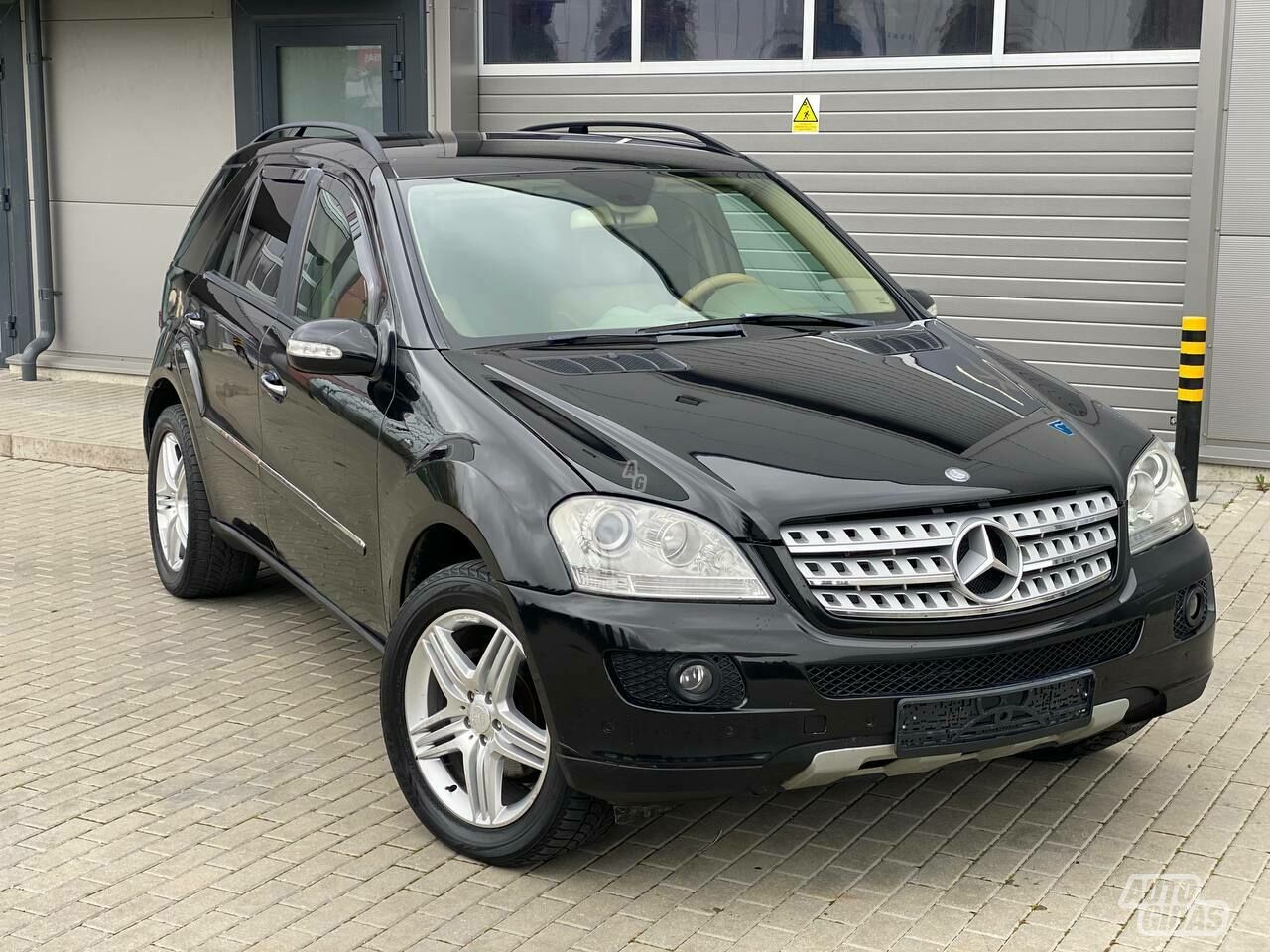 Mercedes-Benz ML 320 2006 y Off-road / Crossover