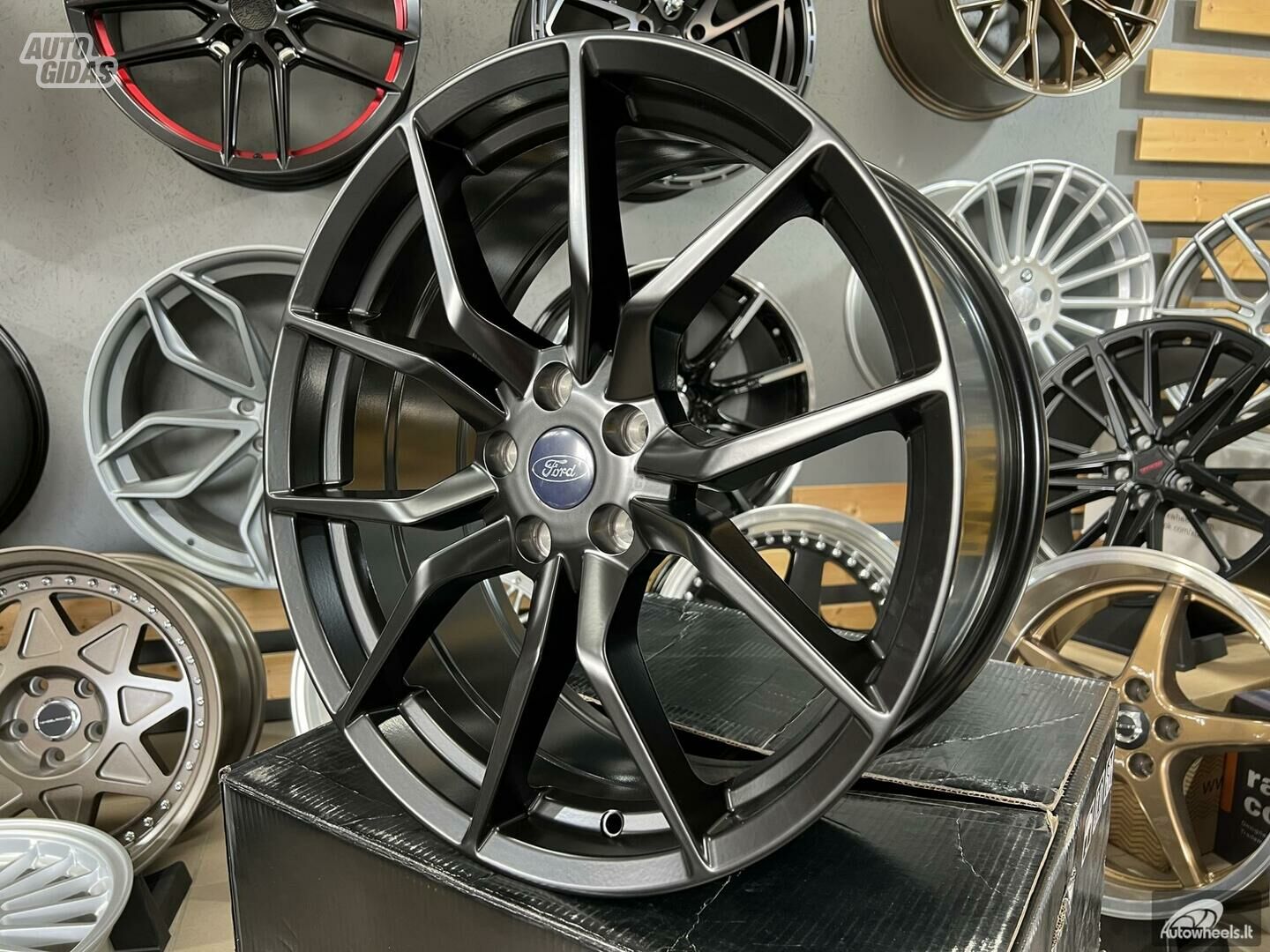 Autowheels Ford Focus, Mondeo, Galaxy lengvojo lydinio R18 ratlankiai