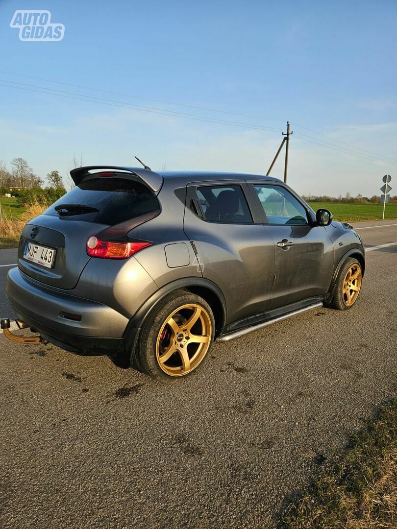 Nissan Juke 2011 y Off-road / Crossover