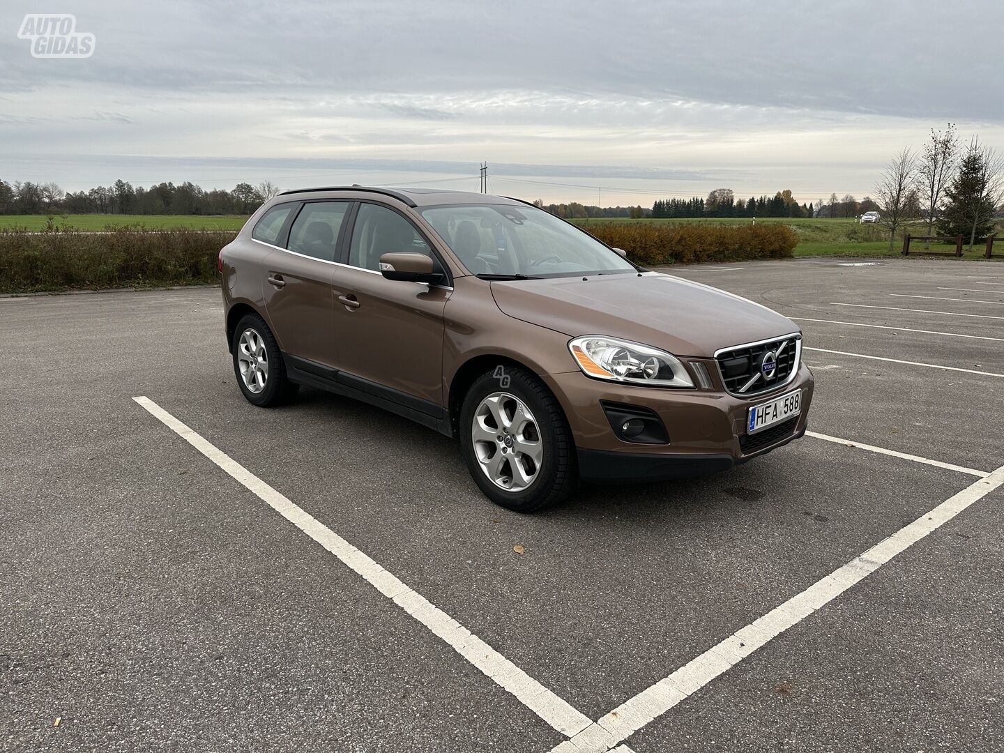 Volvo XC60 2010 y Off-road / Crossover