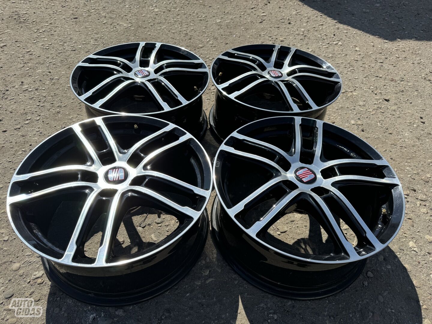 Seat Siunciam, 7.5J ET51 light alloy R18 rims