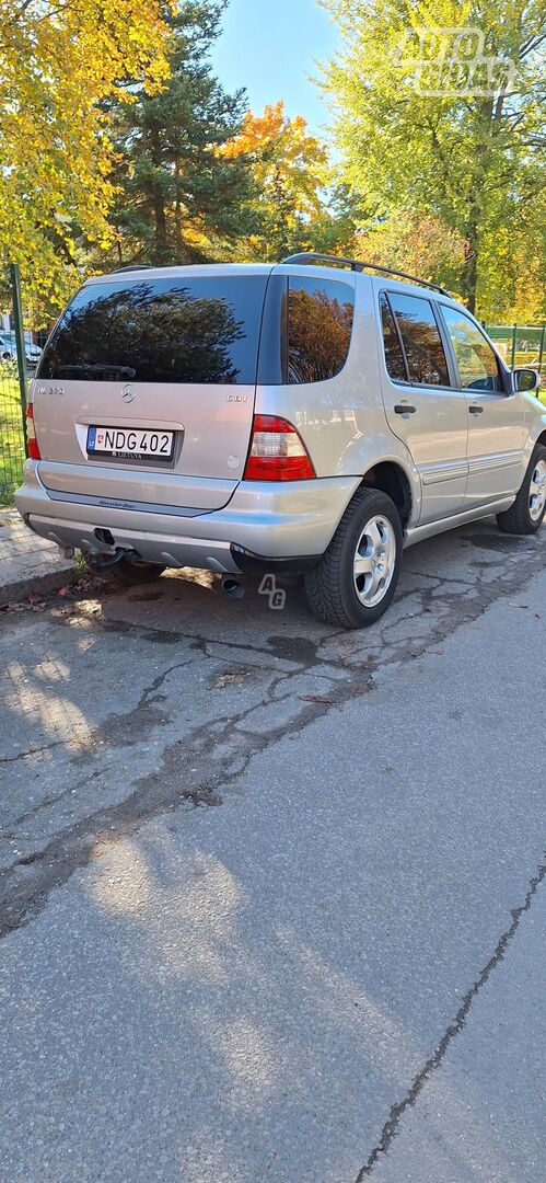 Mercedes-Benz ML 270 W163 2004 y