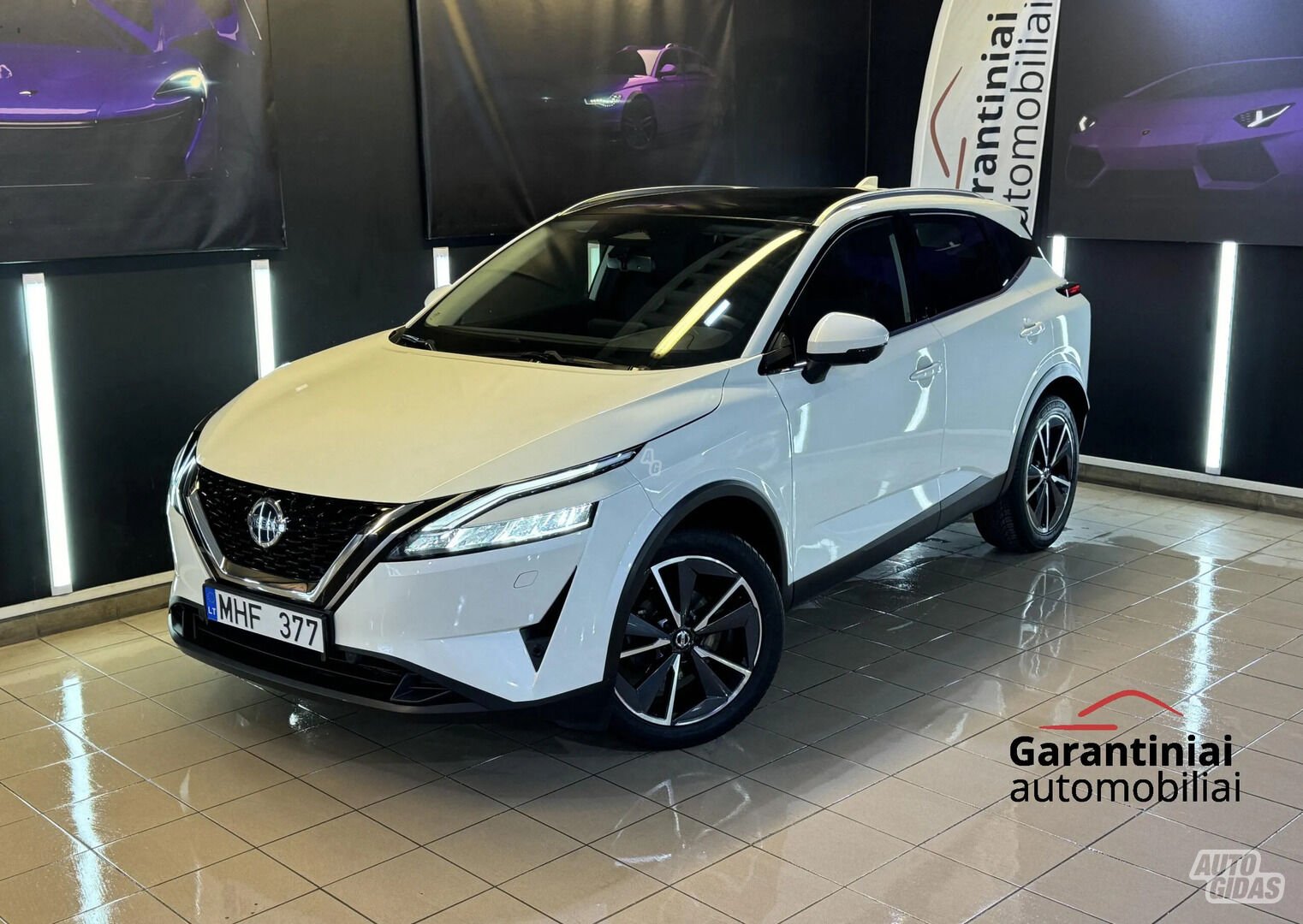 Nissan Qashqai 2022 y Commercial auto (with box)