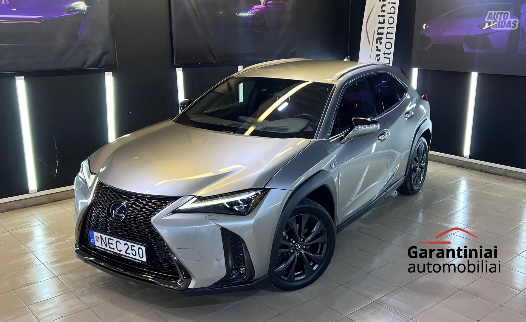 Lexus 2021 m Komercinis auto(su būda)