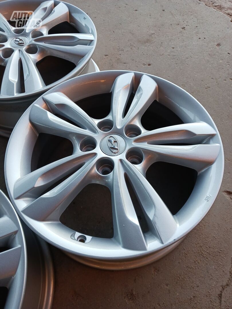 Hyundai light alloy R17 rims